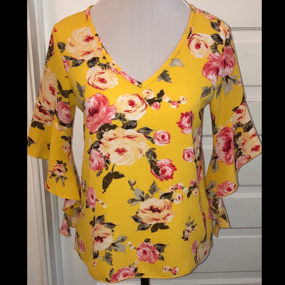 Tovia Yellow Floral Ruffle Sleeve Tie Back Top, Sz S